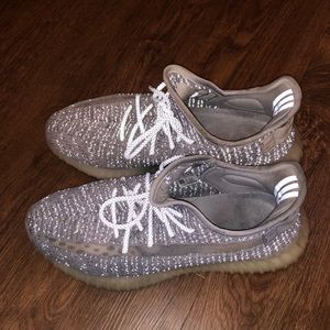 YEEZY reflective statics
